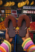 Havaiana com crochê marrom